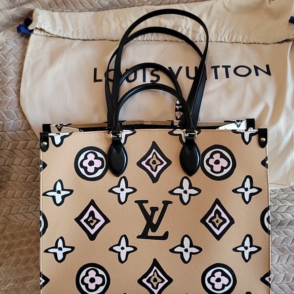 Louis Vuitton Wild At Heart Onthego GM Creme Giant Monogram Print Arizona Bag - Picture 16 of 17